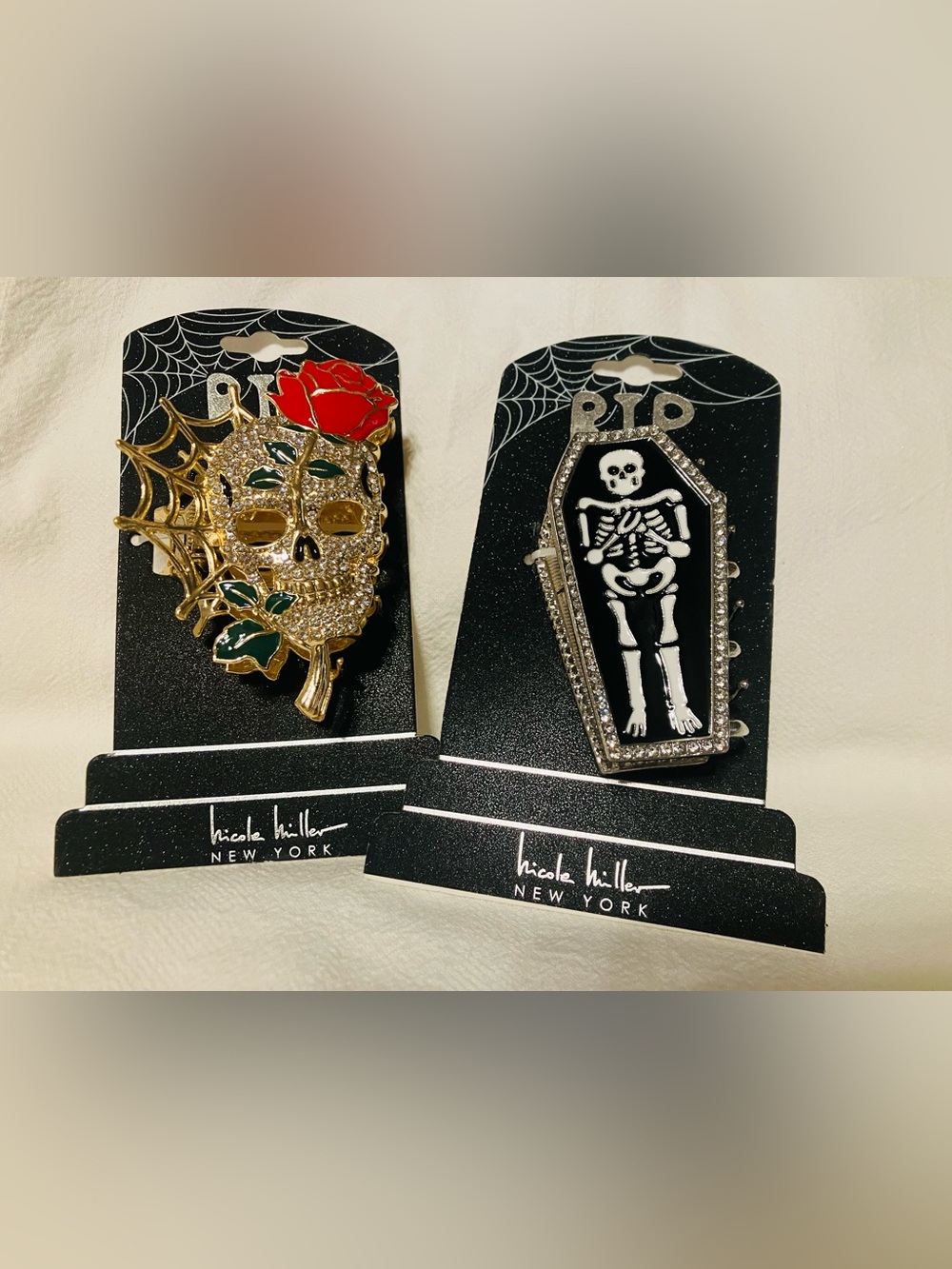 NWT Nicole Miller Halloween Hair Claw Clips Set Coffin Skeleton & Skull Rose